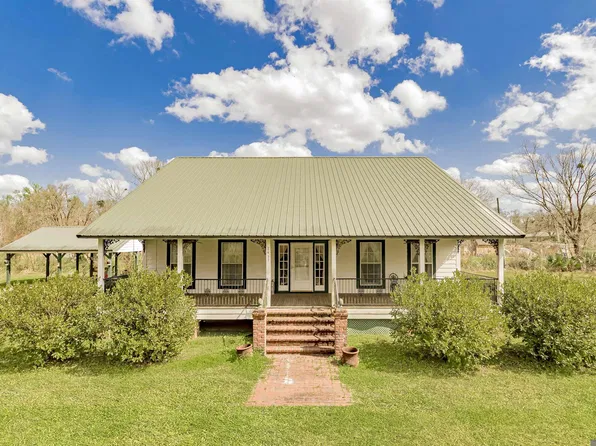 8463 Phillips Rd, Saint Amant, LA 70774