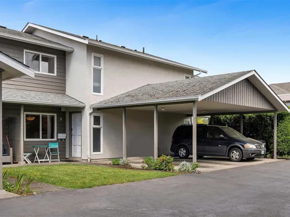 400 Culduthel Rd #9, Saanich, BC V8Z 1G1