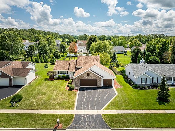 3rd image of 6803 Hartwig Dr