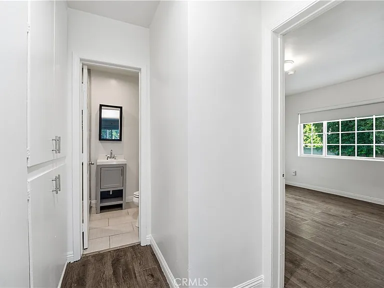 10715 Moorpark St #1 — Photo 11