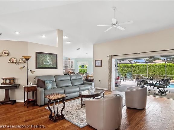 3rd image of 56 Somerset Ln