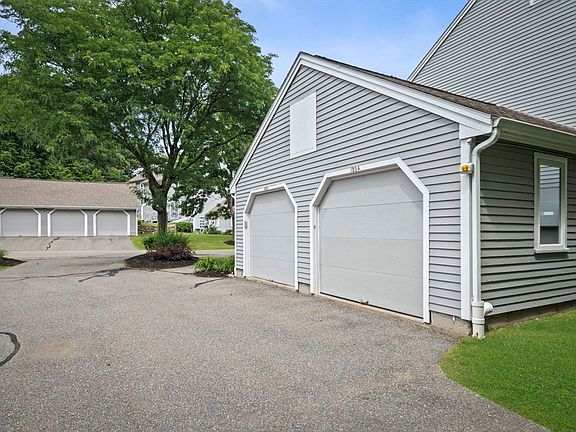 4th image of 1204 Foxwood Cir Unit 1204