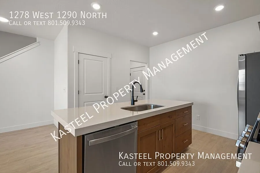 Brand-new, Beautiful, 3-Bedroom Townhome — Photo 4