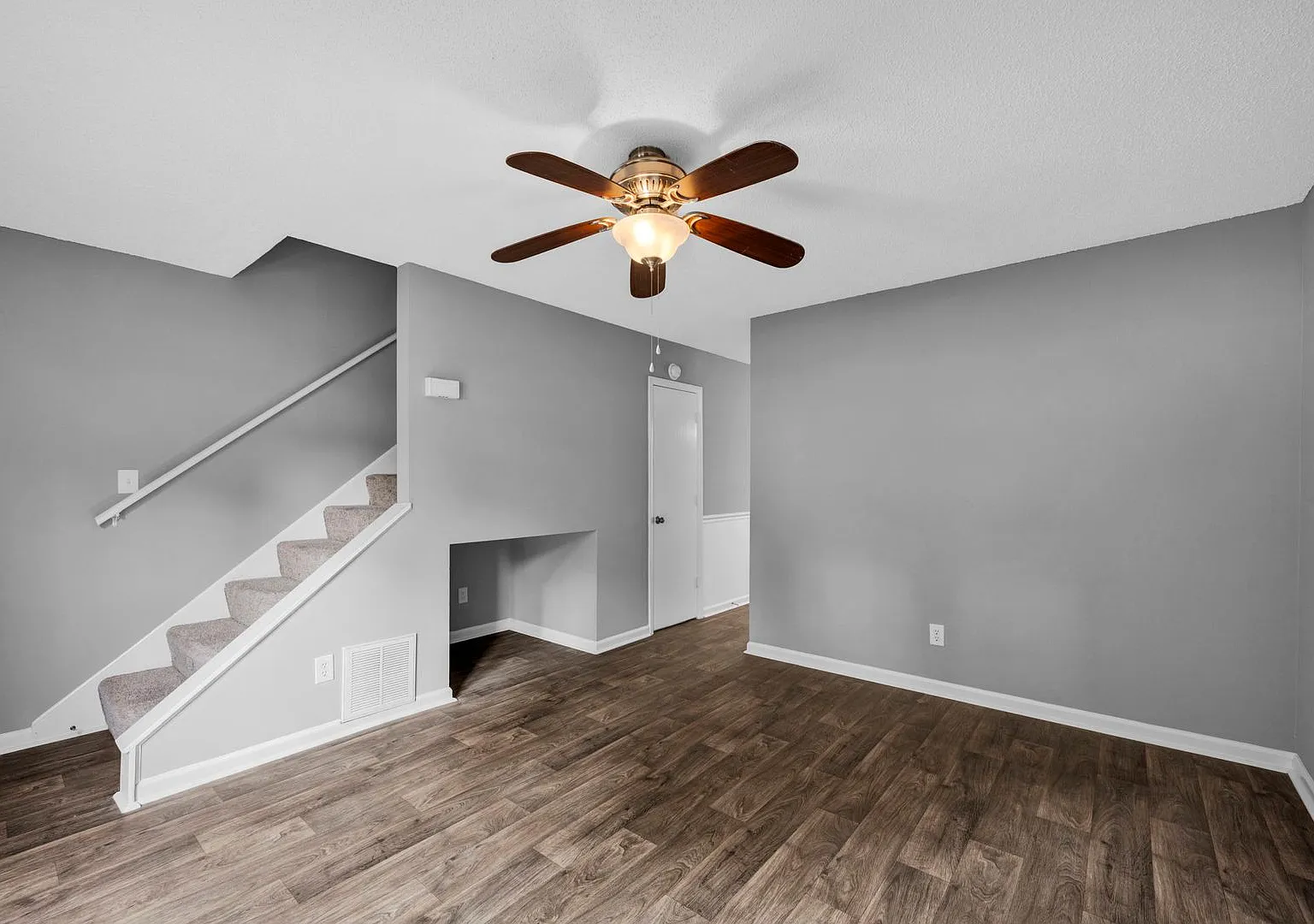 1195.00 August Special Oak Ridge Duplexes/Townhomes, White Oak Lane Kannapolis | 2br 1.5ba | 1245... — Photo 2