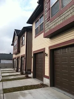 828 E Stratford Ave — Photo 4