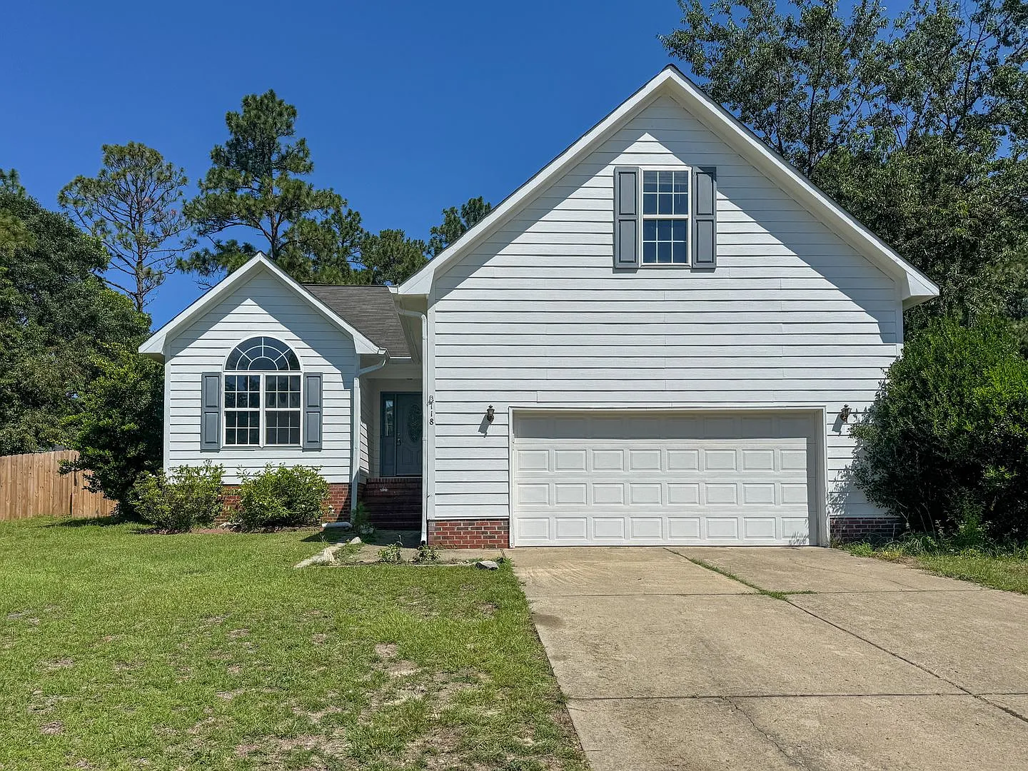 Charming 3 Bed 2 Bath Plus Bonus Room in Raeford — Photo 1