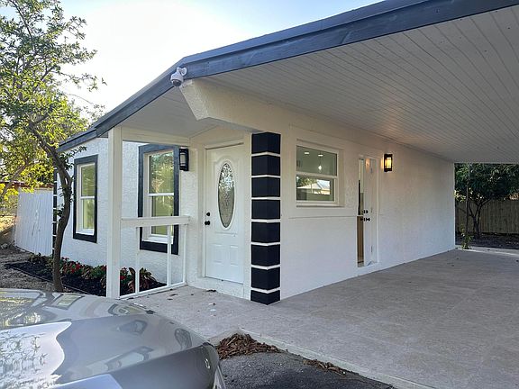 3rd image of 4029 Plum Tree Drive