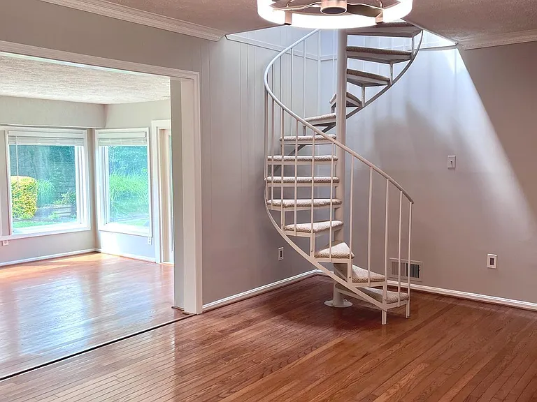 5350 Ravensworth Rd — Photo 12