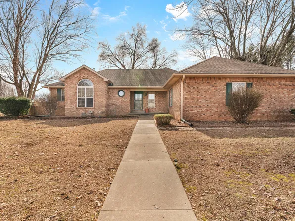 1010 Greentree Drive, Aurora, MO 65605