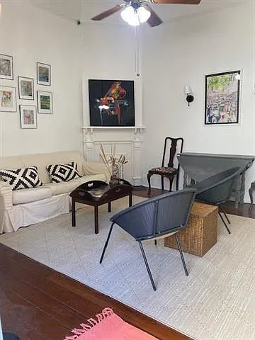 2 bed, 950 sqft, $2,100 — Photo 2