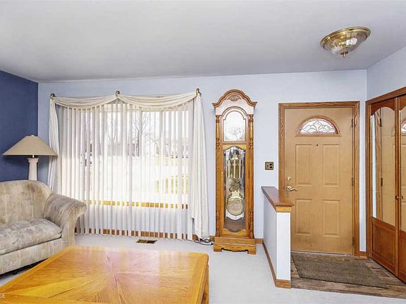 3rd image of 12337 Kenilworth Dr