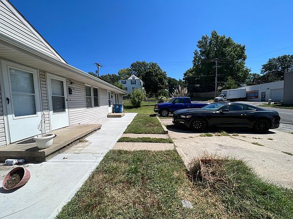 3rd image of 9702 E 18th St S