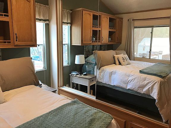 5th image of 6886 Forest Ave #76