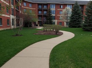855 E 22nd St APT 412, Lombard, IL