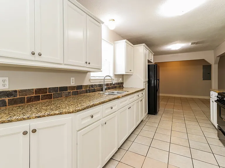 3035 Cinnamon Glen Dr — Photo 9