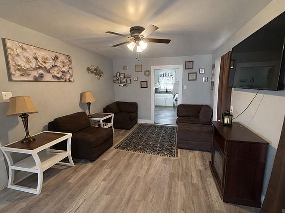 4th image of 2004 Rice St