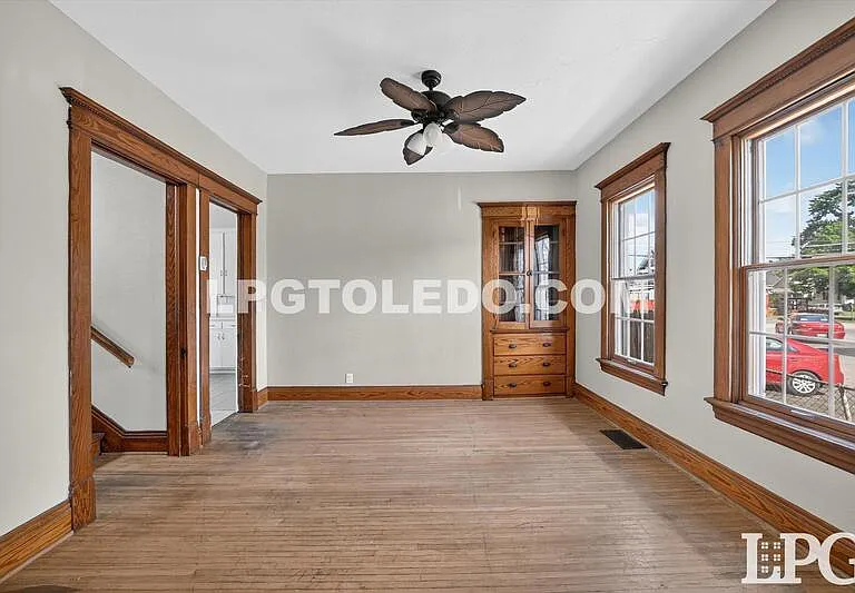 3318 Stickney Ave — Photo 8