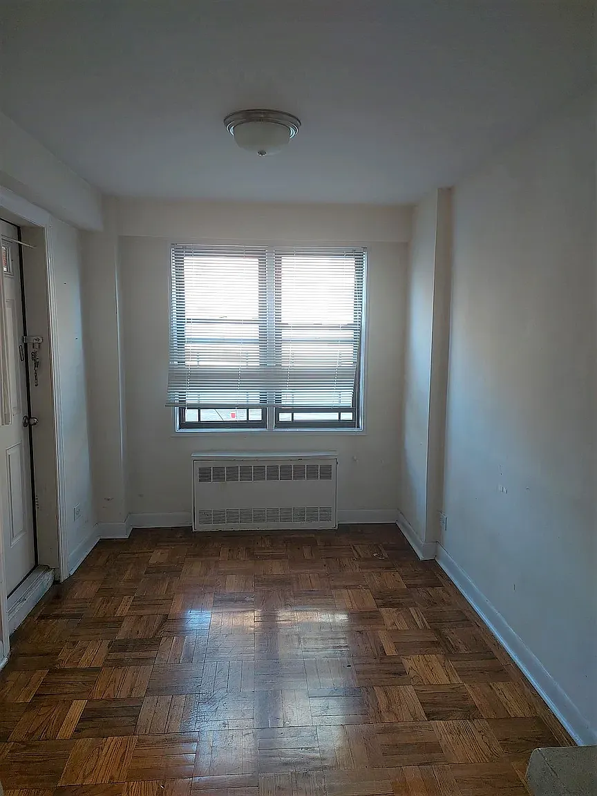 98-01 67th Avenue — Photo 2