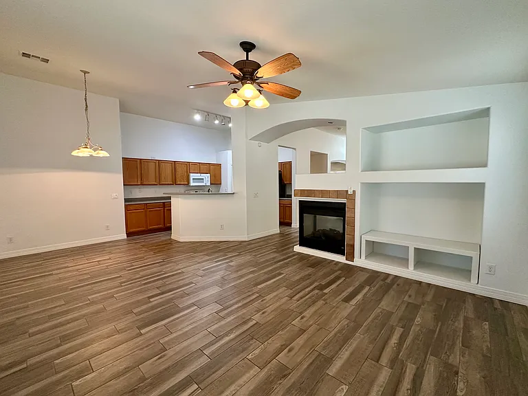 14960 W Cottonwood St — Photo 2