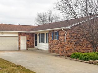 905 Lisa Dr, Waterloo, IA 50701