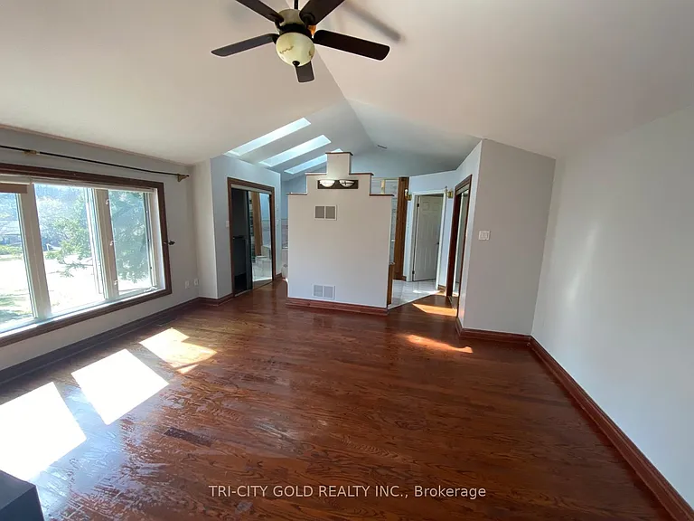 2696 Embleton Rd — Photo 10