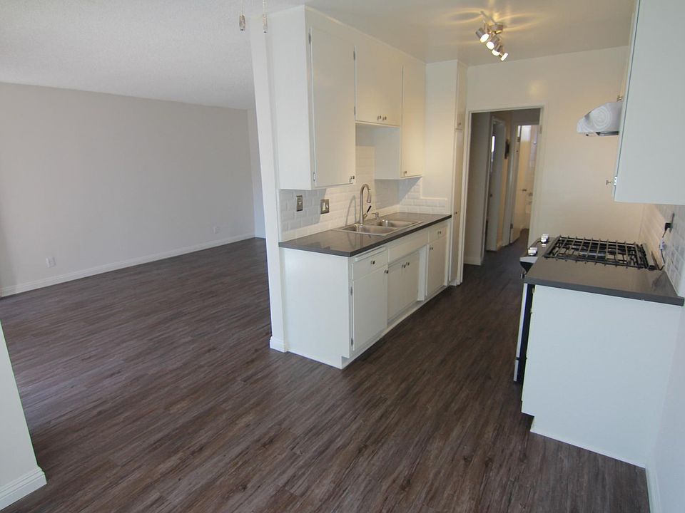 1st image of 221 Thorne St APT 7