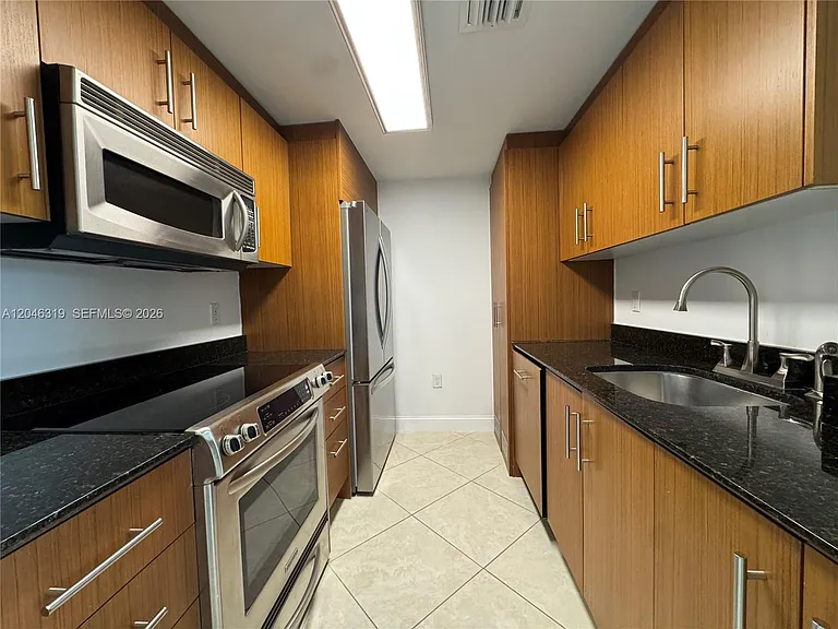 10275 Collins Ave #318 — Photo 10