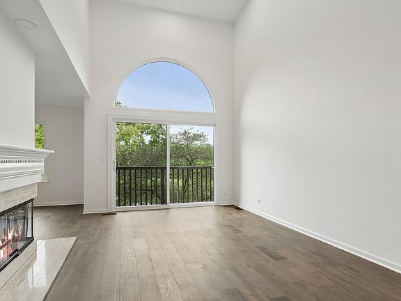5th image of 820 Golf Ln