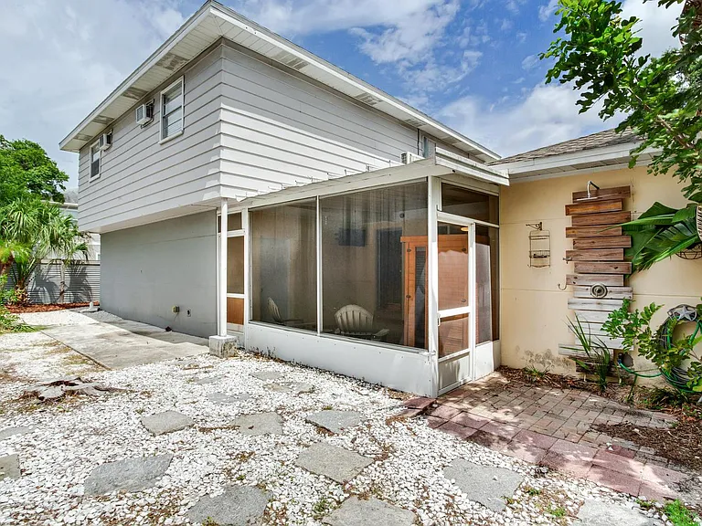2514 W Gray St — Photo 39