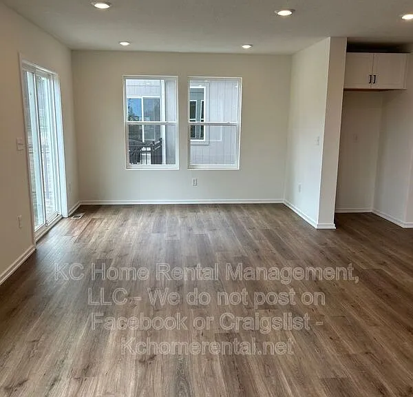8716 SW Edgewater Dr — Photo 6