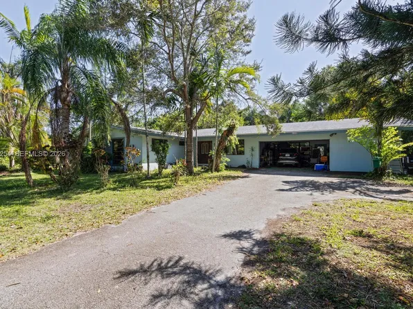 9300 SW 116th St, Miami, FL 33176
