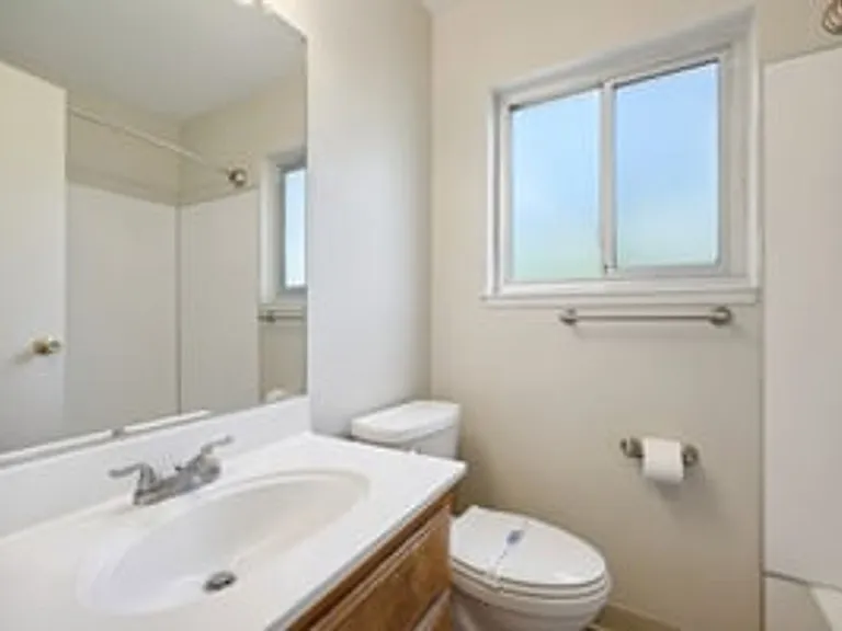 B Street Apartments — Photo 20