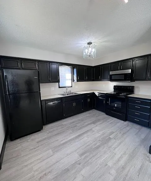 1516 W Meadow St — Photo 7