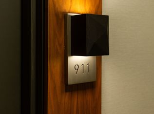 25 Neighbourhood Ln #911, Toronto, ON M8Y 0C4