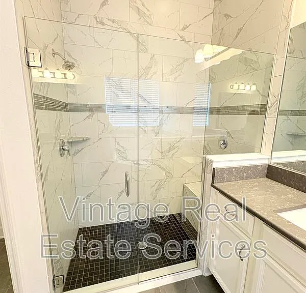 4645 Butler National Dr — Photo 24