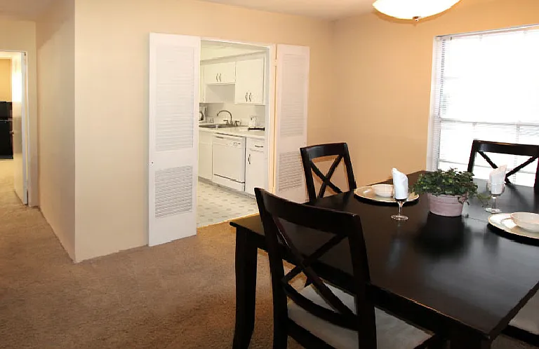Plantation Apartments — Photo 19