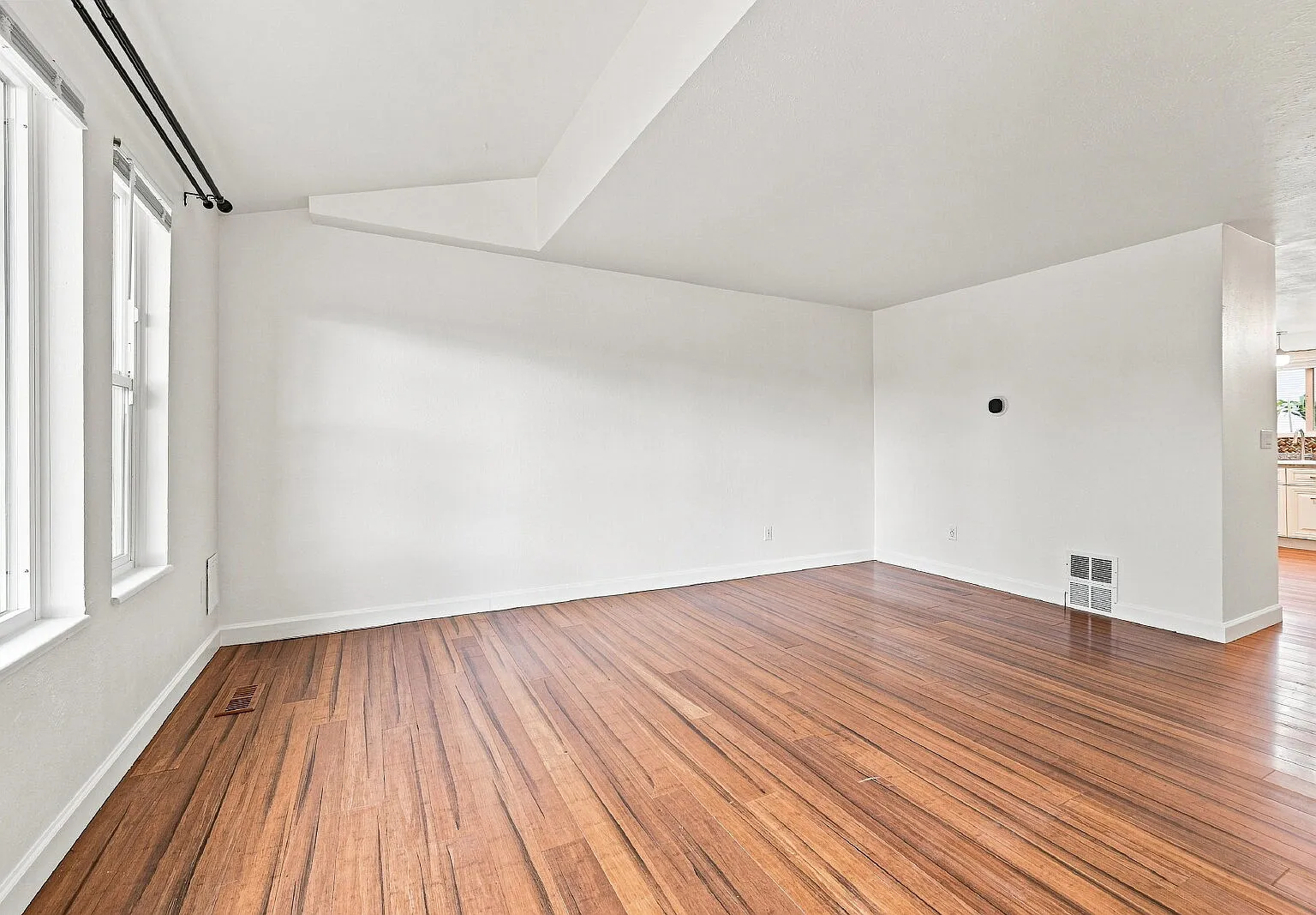 3 bed, 2.5 bath, 1553 sqft, $2,496 — Photo 3