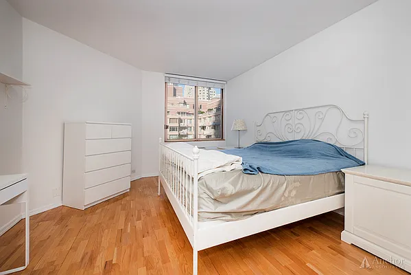 Rented by Anchor Associates | media 7