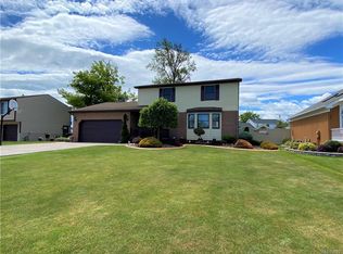 2224 Katherine Dr, Niagara Falls, NY 14304
