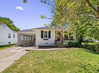 2 Wescott Dr, Florissant, MO 63031