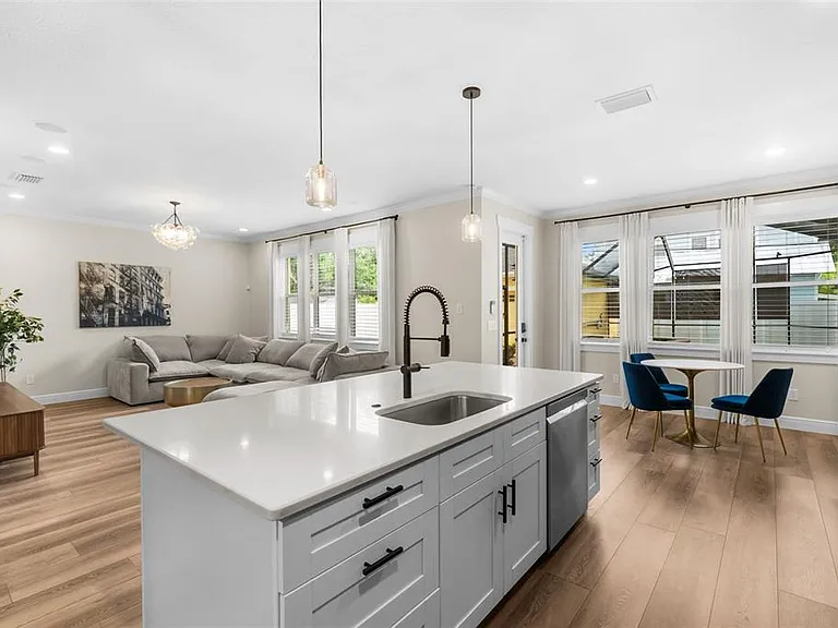 2915 W Bay View Ave — Photo 15