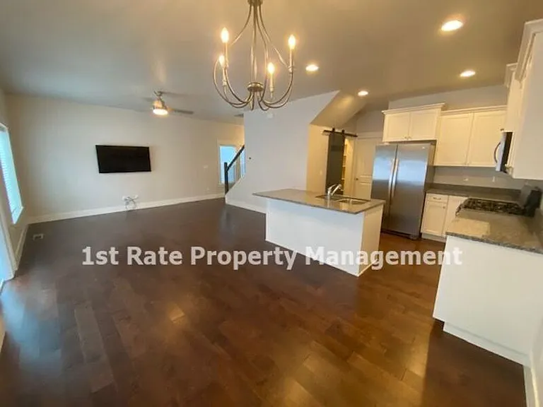 399 S Academy Ln — Photo 6