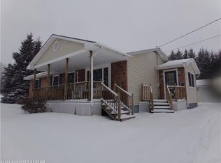 17 Farrell St, Caribou, ME 04736