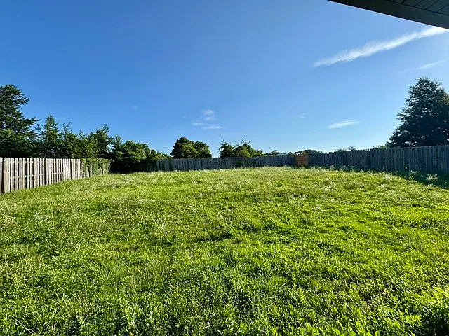 306 Lion Dr N — Photo 21