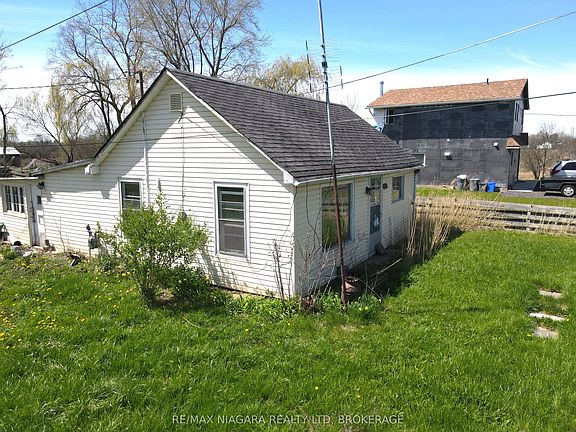 3rd image of 1891 Garrison Rd