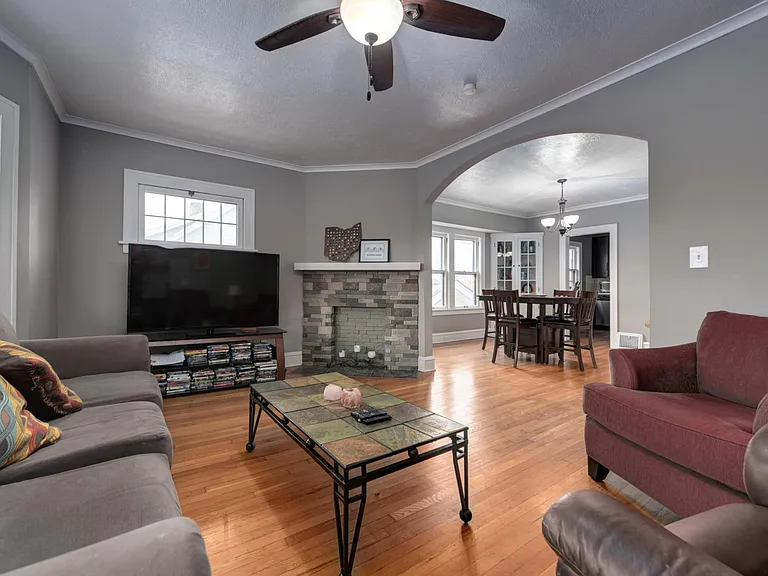 2032 Marlowe Ave — Photo 3