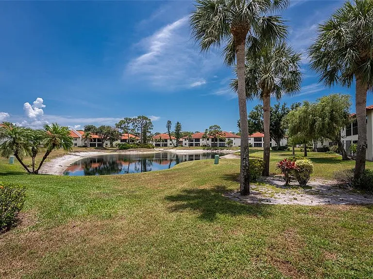 511 Pine Hollow Cir #511 — Photo 46