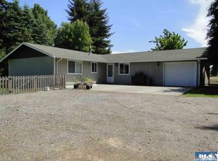 221 McComb Ln, Sequim, WA 98382