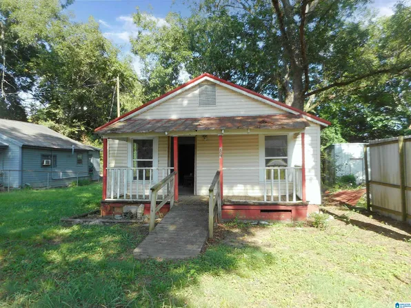 209 West St N, Talladega, AL 35160