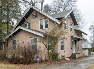 1830 Oakland Dr, Kalamazoo, MI 49008